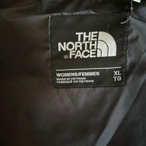 Used for only one season ..NorthFace Metallic gold puffer .size extra large